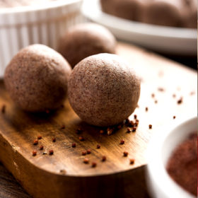 Ragi Ladoos