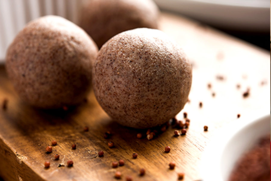 Ragi Ladoos