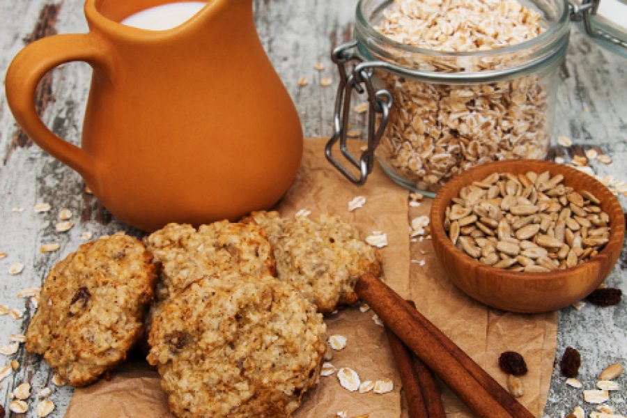 Simple vegan oatmeal cookies